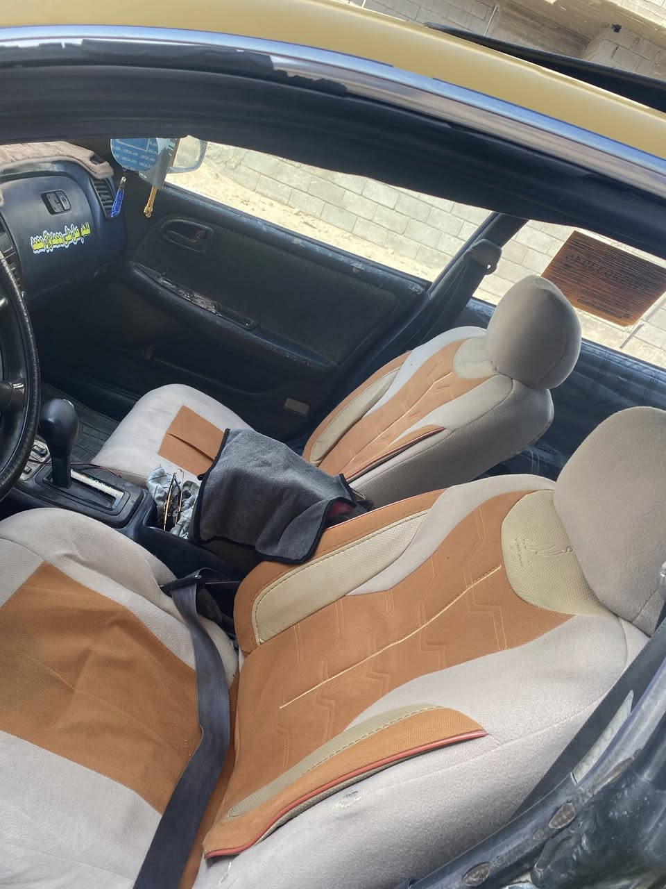 السلام عليكم سياره جاهزه محرك ونجي جديد تبريد ثلج حداديه جديده كهربائيات كله  شغاله راعيهة يمي والاستفسار الاتصال *********** والسعر 35 وبيه مجال السياره كفاله عامه
