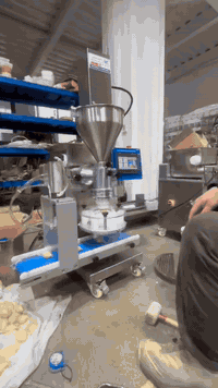 جمعه مباركه مستمرين وياكم بتجهيز الطلبات خط انتاج الكبه تشغيل وفحص من ارض المصنع🇨🇳🇨🇳 ستيراد شركة المرتضى👈 الى الخ حازم من اهل الحله معمل كبه تستاهل كل الخير استاذ 🤝✍️ مدت التسليم 70 يوم بعد الحجز 🌏✈️🚢 شركة المرتضى خيارك الافضل في تطوير عملك تابع الحساب وستمتع بلشغل المحترف 📞☎ *********** العنوان كربلاء حي الوفاء شركة المرتضى
