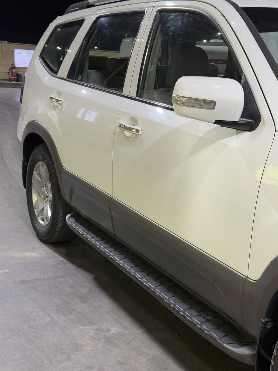 سلام عليكم
مهافي 2013
السياره ماشيه 103000
السيارع فور ويل 
بصمه 
كشنات كهرباء جلد خزن 
السياره حلوه ومكفوله من كلشي
ما عده بارد بالصندوق
السياره صدرهة جديد خير من الله
ما متعوبه مكينه وكير مكفولات 
السياره مال جناي
السونار مرفق ويه المنشور
السعر 160 بيهة مجال بسيط 
مكاني الشعب 
***********
