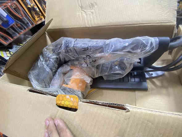 السلام عليكم 
منشار كهربائي
شركه انجيكو 
الأصلي 
جديد سعره مناسب 
85 
***********
