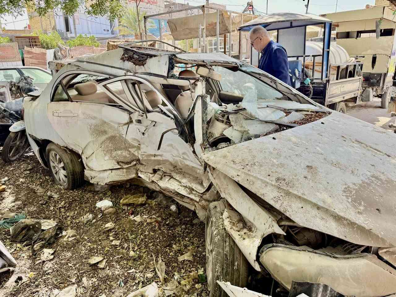 سلام عليكم …
@ سيارة بي واي دي G3 موديل 2013 
 @مضروبة بحادث عكس السائق 
@ جهة السائق والبنيد وقبق الجنطة مابيهن شي 
@المحرك والگير مابيهن شي كما موضح في الصوره 
@ السيارة نمرته بابل -حرة …
السعر 20 ورقة … للأستفسار : ***********
