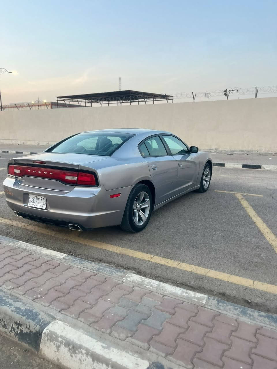 السلام عليكم بيع مستعجل 
جارجر اصل 2011 بلنسوية 2014
 معلاية يعني بس تداور طبيعي 
رقم بغداد الماني سنويه ما ساقطة مكينة قبل شهر شديتها مال كصه مكفولات مكينه وكير راديتر تبريد جديدة شرط بس تشحن غاز تايرات وسط ادامة كاملة عربانة خلفية جديدة هية والاكسل والدبلات اخذتها ب850 الف سيارة جاهزة تراي وين ميعجبك مال شغل ناقصها بوليش ضررها جاملغات خلفيه وقمارة صبغ بجم كبس بدون دواخل مكفولة من الكص السعر (108) وبيها مجال قليل مكاني ميسان العمارة 
اي تعليق سلبي مردود ع صاحبه 
***********
