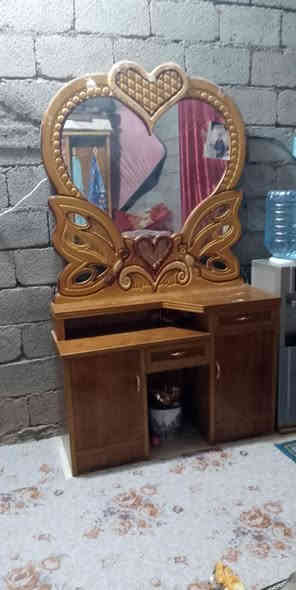 السلام عليكم غرفه اخشاب للبيع سعر 350 وبيها مجال***********
