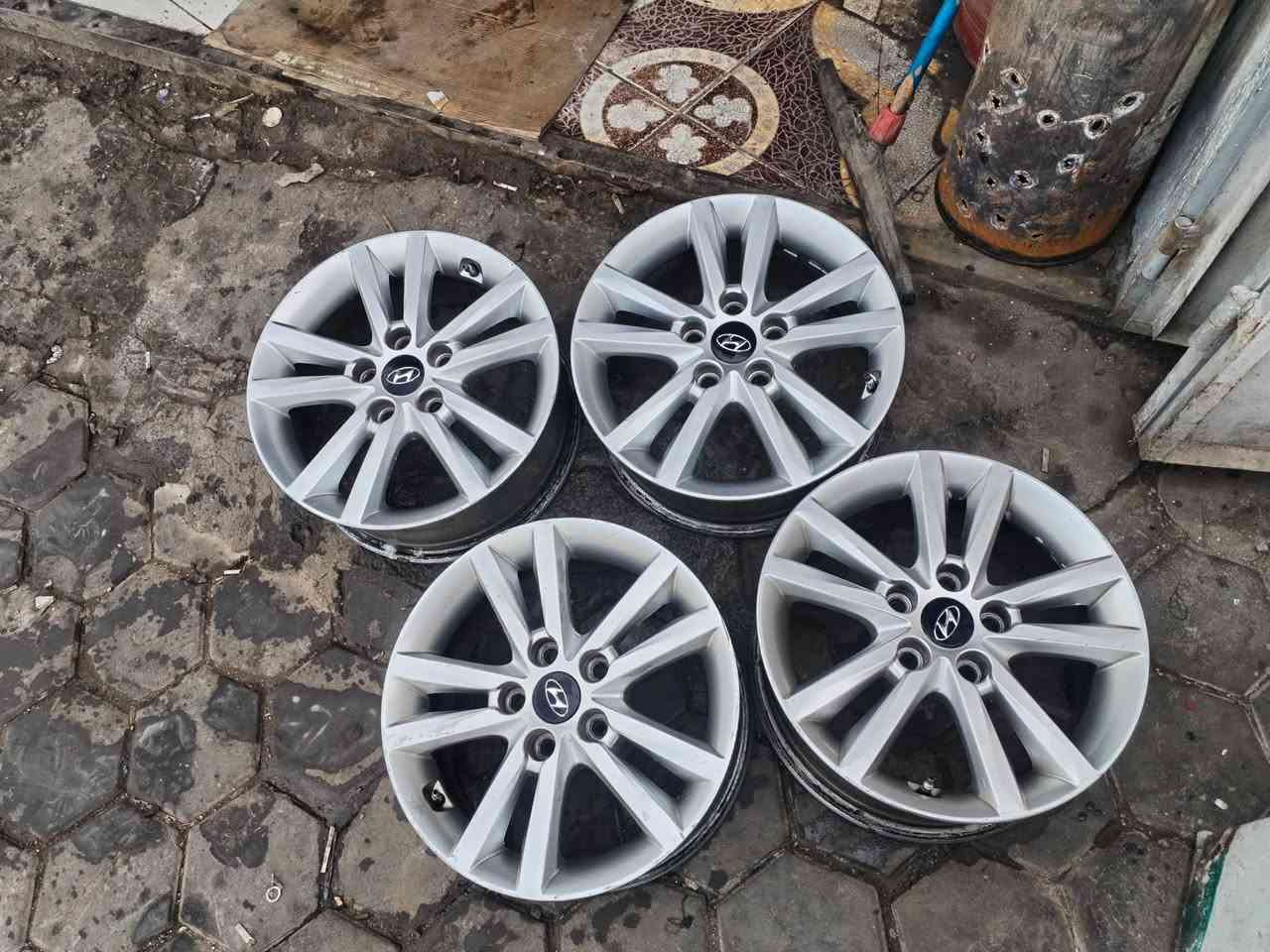 سلام عليكم للبيع ويل كب حجم ١٦ نضيف لا عواج ولا لحيم مكان كوت سعر خاص ***********
