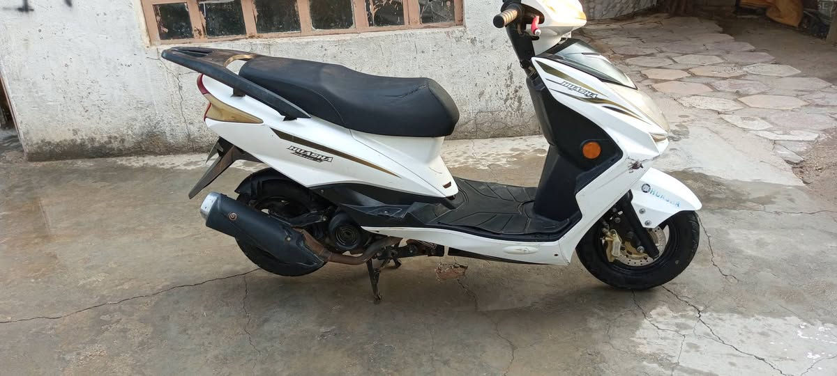 سلام عليكم دراجه للبيع العنوان كربلاء طويريج خاص مفتوح***********
