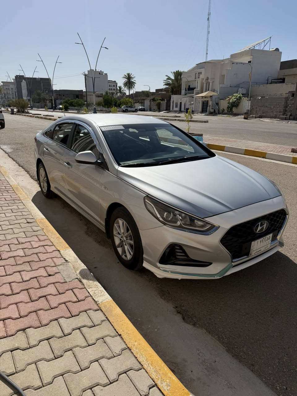 سونانا موديل 2021 بيه صبغ لقماره بدون معجون معوقين بسمي  سياره بلاديه ما نقصه شي  فول حداديه  مكينه 2000 دوش لمكان رمادي حي لعادل ***********

