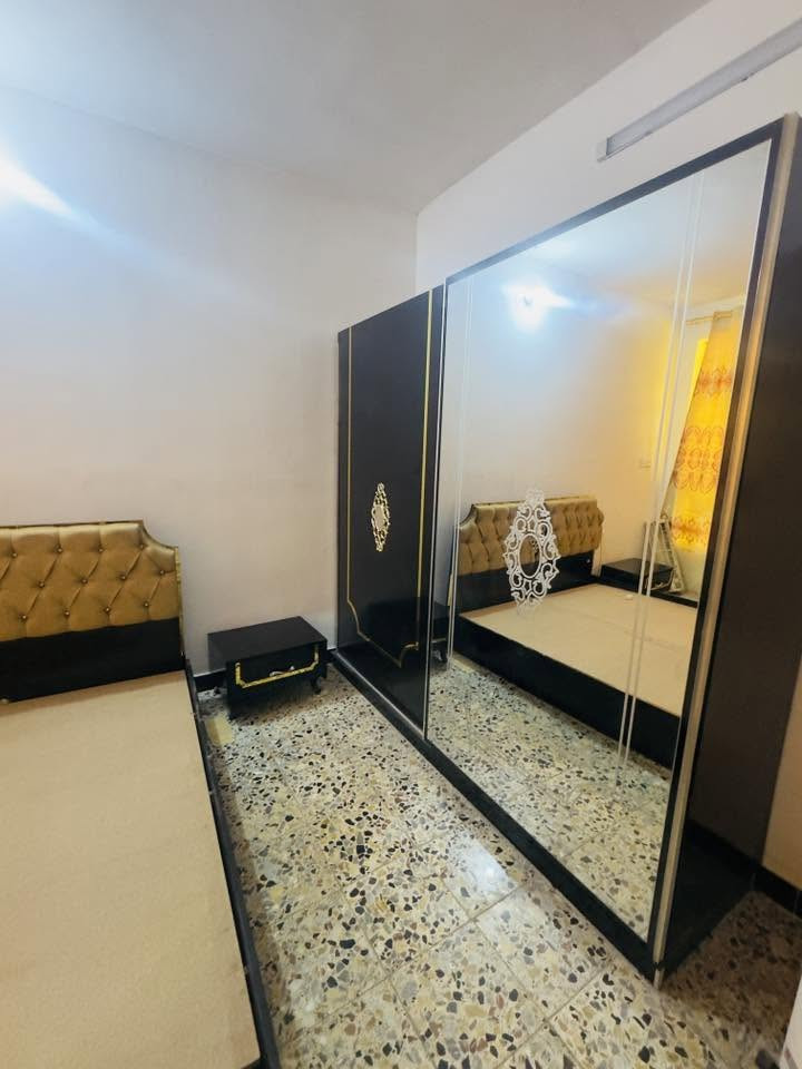 السلام عليكم غرفه تركيه خمس قطع نظيفه جدا 
السعر275
العنوان الزعفرانية 
واتساب ***********
