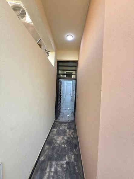 #دار #للبيع في #الديوانية  يباع مبـــادرة في حي الزهراء 
بناء حديث غير مسكون 
ــــــــــــــــــــــــــــــــــــــــ
المساحة 100 م
الواجهة 5 
السعر 120
ــــــــــــــــــــــــــــــــــــــــ
طابقين مسلح 
ــــــــــــــــــــــــــــــــــــــــ
2غرف نوم /2صالات/استقبال/مطبخ/2مجمع صحي///
ــــــــــــــــــــــــــــــــــــــــ

للأستفســار عن الاسعار والعروض المتوفره افتح الرابط التالي
‏https://wa.me/c/9647809584788
أو مراجعـــــة 
مكتب القسيم للعقار 
(عنــوان المكتـــــب)
ام الخيــل شارع السايدين الرئيسـي
مقابل مجمع الفنجان للأراگيل
قرب مجمع الحسناوي
 او الاتصـــــــال
 على الارقام التاليه
 *********** 📞
 *********** 📞
