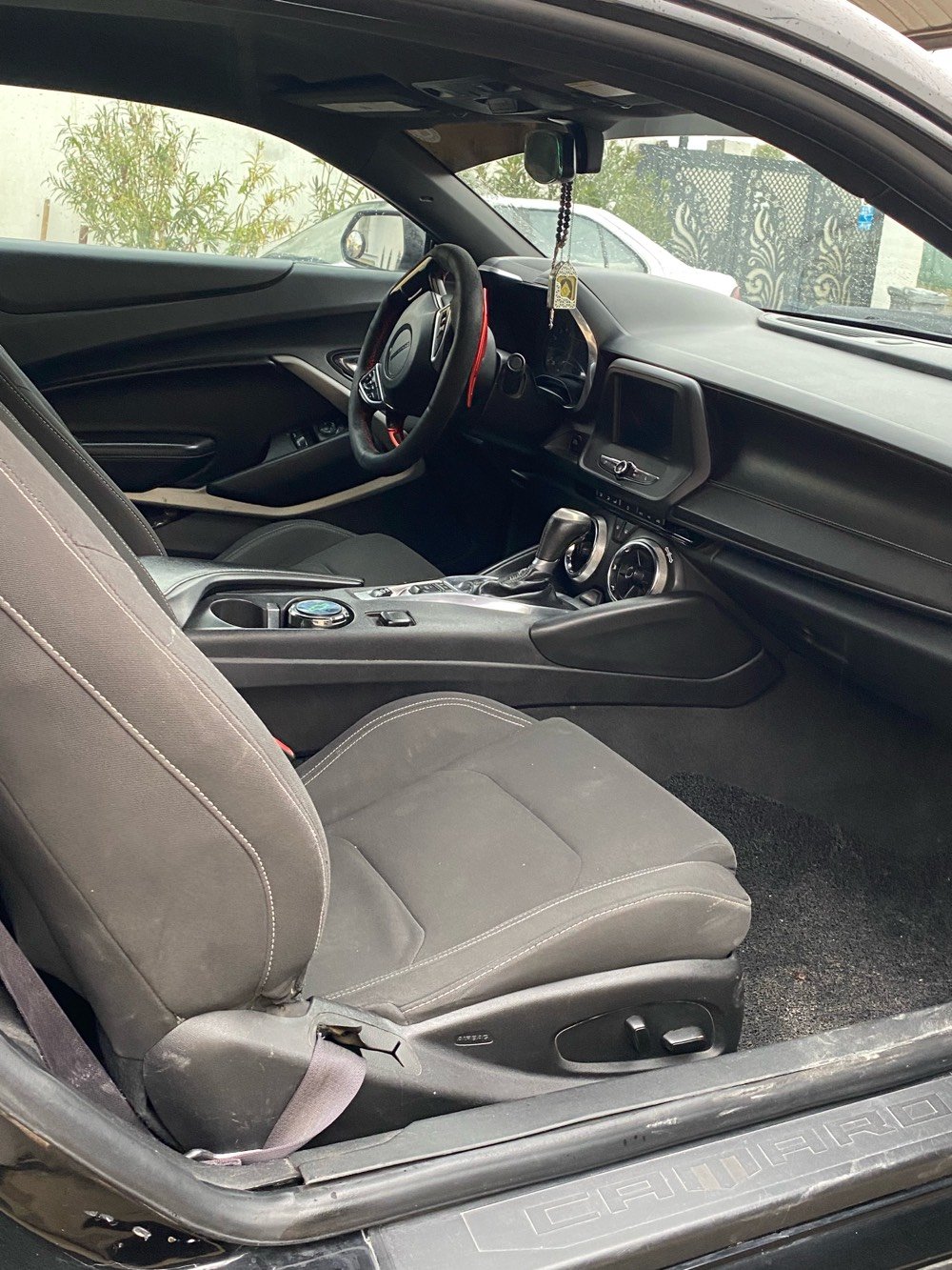 كمارو 2016 1lt
‏6سلندر 

مواصفاتها 
كشنات كهربائي 
تحكمات 
كامره خلفيه 
شاشه تدعم كار بلي 
وهواي بيها مواصفات 

بيها جاملغين وباب بدون دواخل 
كير محرك دواخل شرط 

العنوان : اربيل 
السعر 128 بيع او مراوس حسب القناعه 
الرقم *********** 