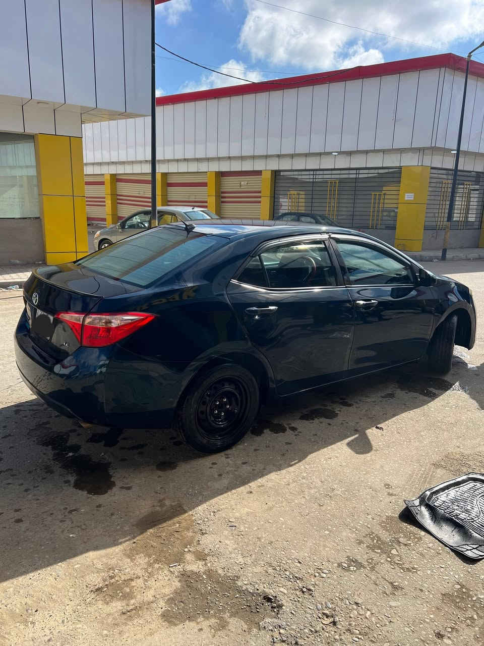 السلام عليكم للبيع كورلا 17رقم اربيل بسمي
Le ضررقطعتين بدون دواخل بونيد وجاملغ خلفي 
السعر 130 
***********
