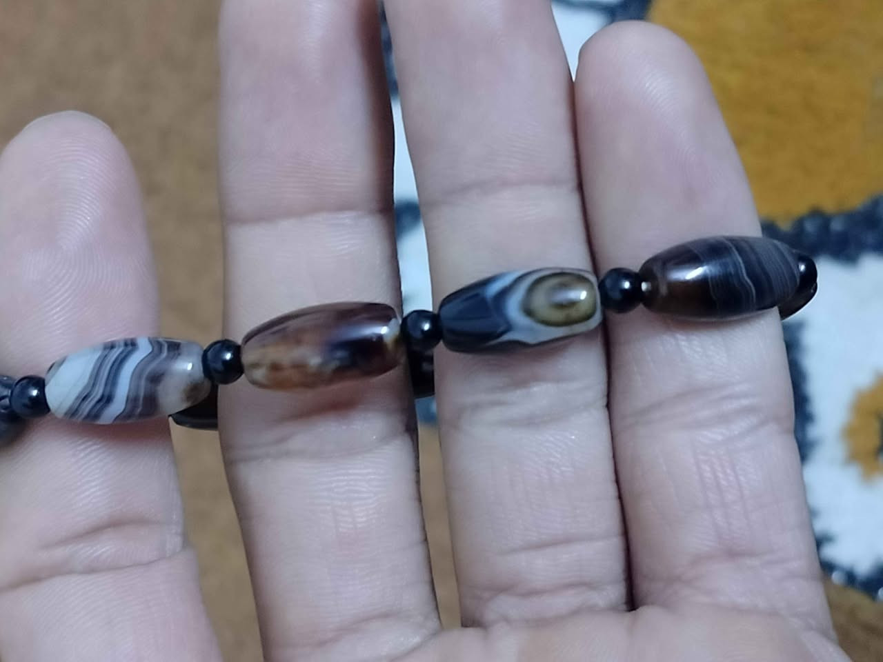 سوار من الجزع قطع تحفه 
اكيد الكل يعرف فوائد الجزع سعر مناسب 
للتواصل 
*********** بغداد, العراق
