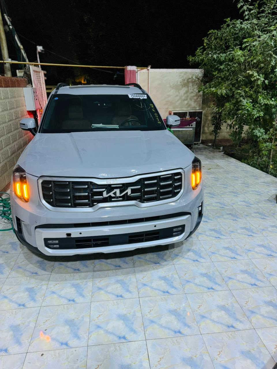 كيا تيلورايد 2023 SX XLIn
1-حجم المحرك 6 سلندر 3800. 

2-عداد المسافة الف 

3-بصمة ابواب وتشغيل عن بعد. 

4-زينون عالي ناصي آصل. 

5-فتحة سقف. عدد٢

6-رادر جانبي مانع اجتياز. 

7-فور ويل درايف 

السياره مختومه XLIN خلف الصندوق والكشنات 

8-تحديد مسار. 

9-كامرات محيطية. 

10-حساس حلفي. 

11-شاشة كبيرة مع كامل ايعزتها. 

12-تدفئة+تبريد الكراسي الامامية. وخلفيه

13-تحكم ستيرن جهيتن. 

14خزن ميموري متكامل 

15-حساس خلفي. 

16-سستم صوت متكامل. 

17-كنترول تبريد خلفي منفصل. 

18-كشن سياحي. Vip. 

19-رادر محيطيه 360 درجه 

20-الكراسي الامامية كهرباء. 

21- ٧ راكب ٣ قطع تبريد. 

22-اشاير مري قابلة للطيء. 

23-مقاعد جلد حار بارد

24- خمس كامرات

25-

*وباقي الموصفات المعروفة في فئة SX XLIn 

السياره فول  مواصفات  

الضررر: فقط بارد حافه البنيد بدون اي صبغ 

 والباقي كفاله

مكان السياره حله مركز مدينه 

312$

 وبیه مجال 

————————————————————————

للأستفسار اكثر واتساب ***********

ملاحظه شباب السياره حادثه ورقم شاصيها كدامك غراضها لاماميه نصها جايه ويها بس شد مشدوده ونص اشتريته منا 
شوفها ودكها وين ما تريد وتاكد منها وتصل سعرها بيه مجال السياره بدون رقم تترقم جميع المحافظات
