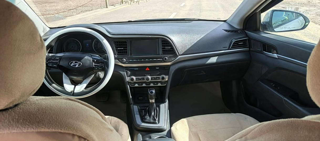 سلام عليكم
الانتره مديل 20أمريكي بنيد وجاملغ وبيها جاملغ خلفي صبغ
مكينه كير حداديه وتبريد كفاله سعر 105وبيها مجال 
رقم ميسان معوقين حاضر لوكاله العامه  ماشيه 140بيها مكانات بارد حجم المحرك 2000دوش كير ايتي المرغوب 
عنوان بصره ***********
***********
