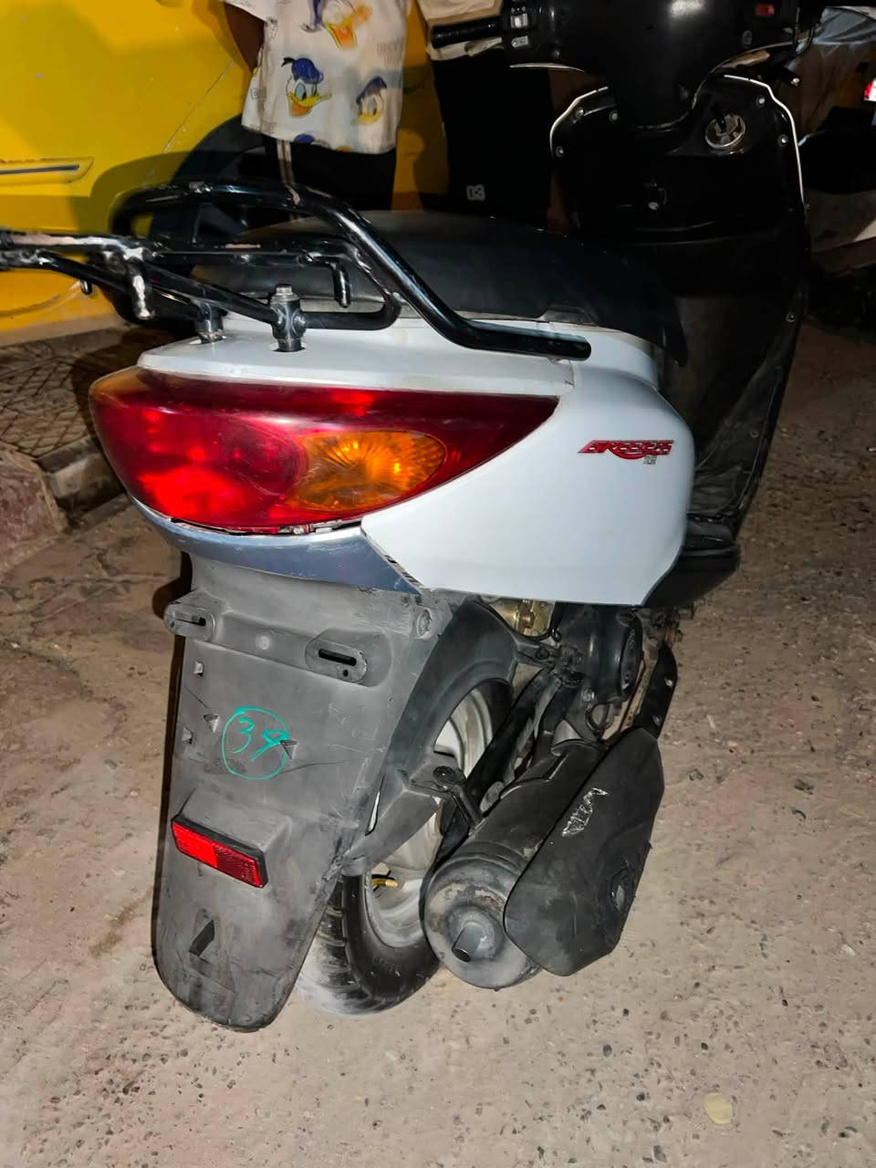 دراجه اكزز نوزل شبه رمبه ركز وياي شبه رمبه الدراجه ممفتوحه جيب فيتر وتعال 650 بيهه مجال بسيط كلش مكاني بغداد الشعب رقمي ***********
