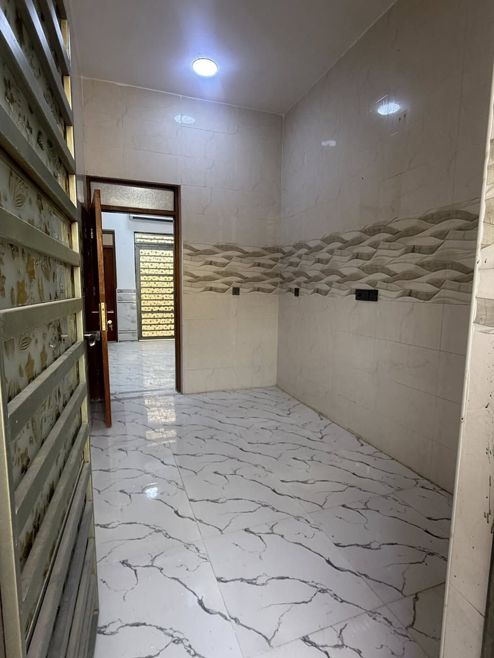 سلام عليكم بيت 100م. ناحيه اور السديناويه  البناء طابوك صب كونكريت مقابيل مدرسه صفي الدين ***********
