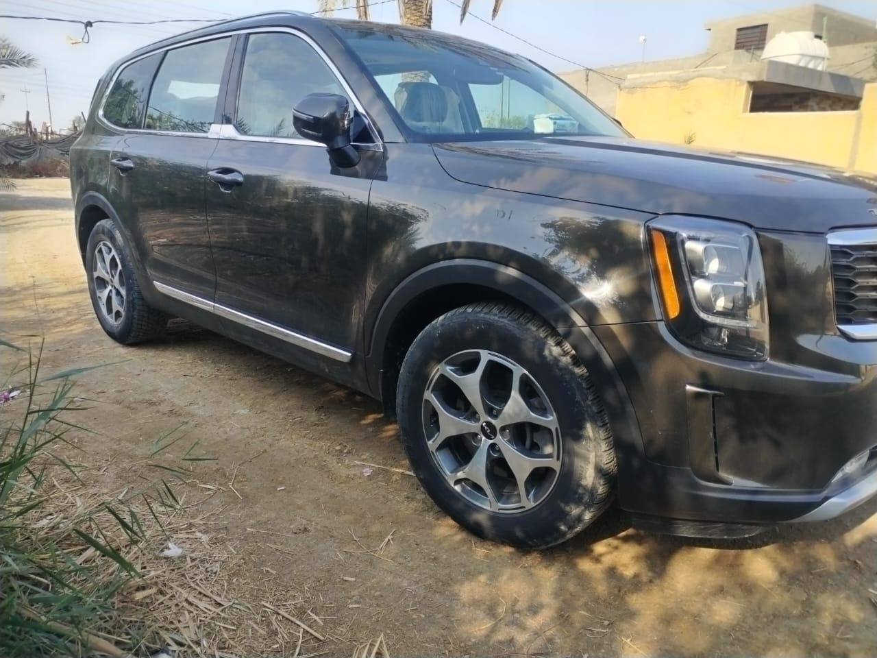 السلام عليكم للبيع كيا تلورايد موديل 2022 فتحه 
رقم بغداد حادثها موضح بالصور سعر 290 شراي اتصل *********** /***********
