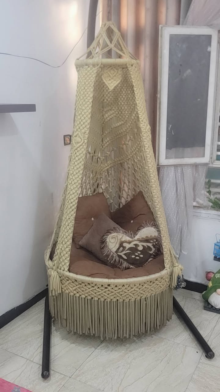 مرجوحه للبيع  تكمه باب اول  ثقيله  لاتصال ***********
