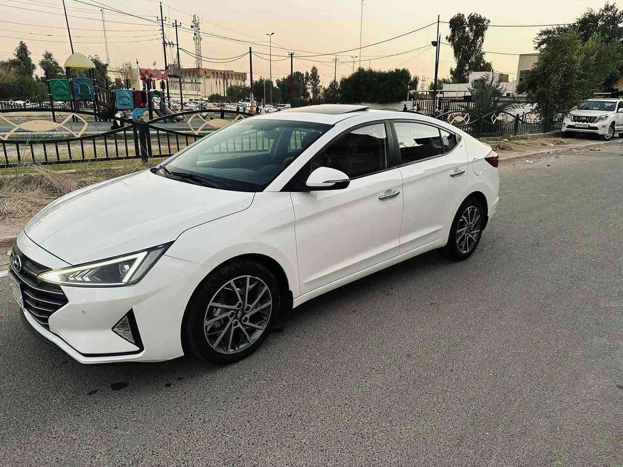 السلام عليكم

النترا ٢٠٢٠ خليجي رقم بغداد الجديد

مكفوله كفاله عامه من الضربه والتبديل 

مواصفات حساسات أمامي خلفي 

كامره خلفي 

مري شفط 

يدات نيكل 

بصمه بيبان 

بصمه جنطه 

حساس جنطه 

شاشه 

بصمه 

لايت زنون

تبريد ثلج

بيها فقط دواسه صبغ واكع شويه من وره هوز الغسل 

سياره وضع الشركه مكينه وكير كفاله 

السياره بأسمي 

للاستفسار *********** مكاني بابل حله

