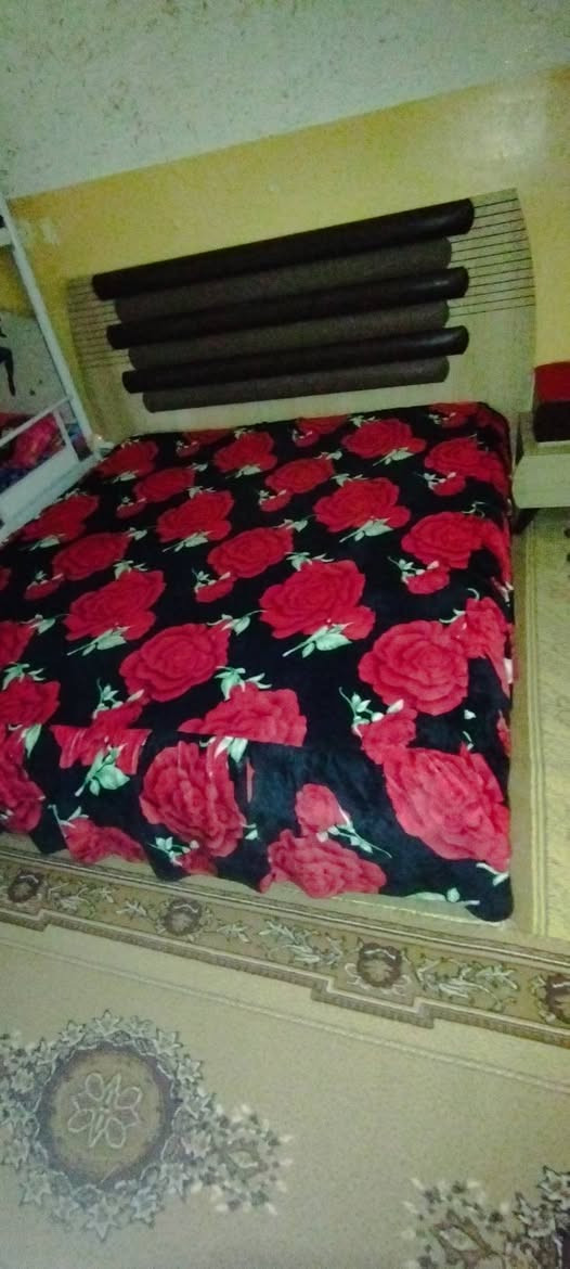 غرفة نوم للبيع تركي ثقيل سعر الغرفه 450 او بي مجال للتواصل معا صاحب الغرفه مكلف بل نشر. ***********
