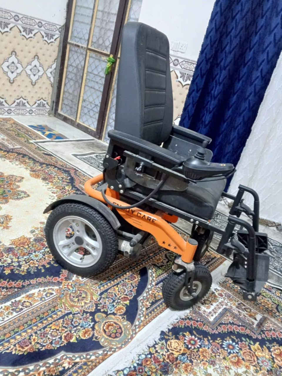 كرسي شحن البيع جديد  تواصل ع رقم ***********
