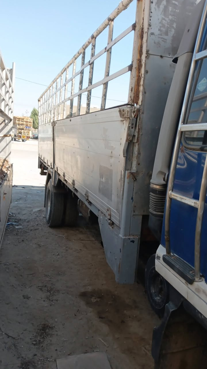 السلام عليكم ورحمه الله وبركاته 
بدي هينو طول سته اله عشره قطعتين محجر بوري للبيع مكان حله شارع 80 استفسار ***********
