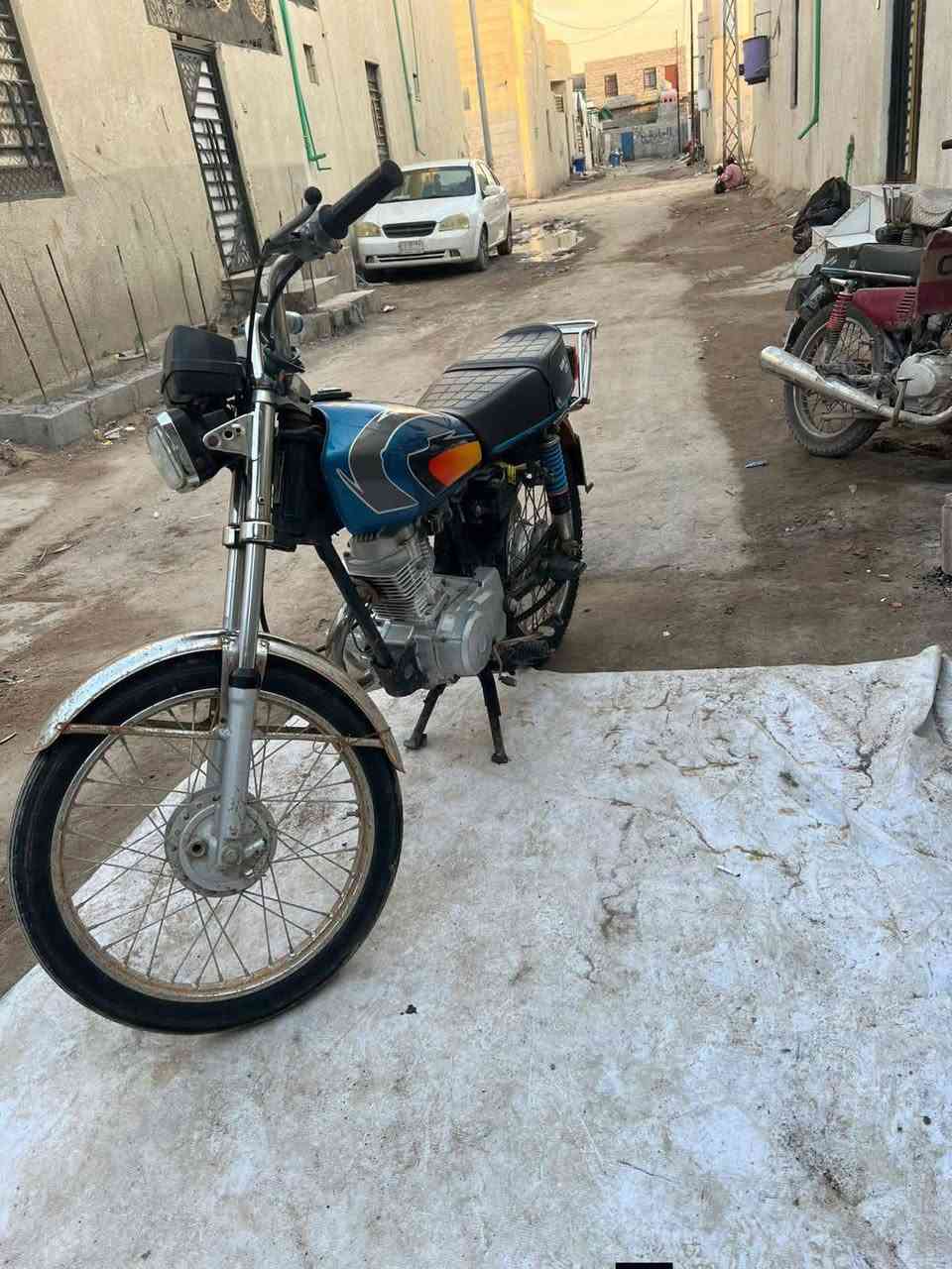 سلام عليكم دراجه ايراني شلامجه اصل مديل 2019 رقم وسنويه تحويل ثاني يوم الدراجه مبدله ولفات الدراجه هاملهه مجرد من الشغل للبيت  السعر 800
‏‪***********‬‏
