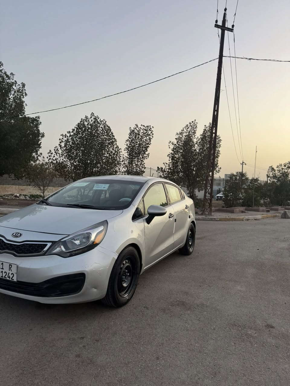 سلام عليكم كيه ريو ١٣ امريكي حدثها بس جملغ امامي بدون دواخل بدون ارباك وبيها قطعتين صبغ بلعراق ماشيه ٨٩  رقم بغداد بسمي  مكينه ١٦٠٠ كير تبريد ثلج تخم تاير خير من لله اي نقص مابيها السعر ٧٨ مكان بغداد البياع ***********         واتساب ***********
