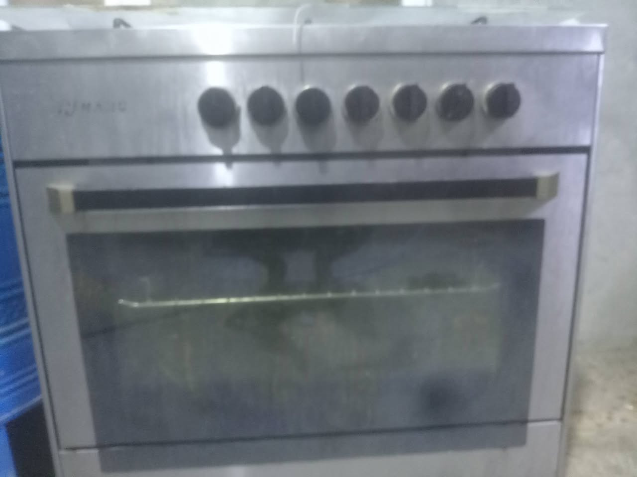 السلام عليكم طباخ جديد مستعمل فقط 6 اشهر شغال كامل السعر 250 وبي مجال استفسار واتساب ***********
