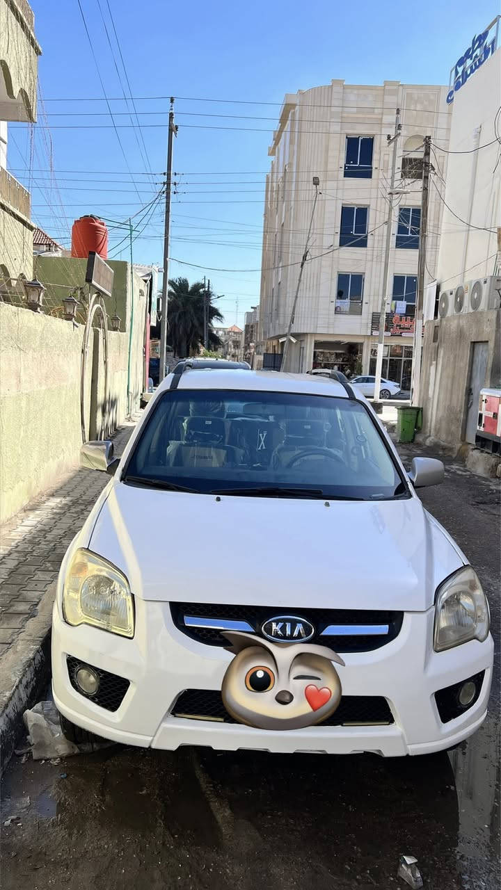 السلام عليكم
سيارة كيا سبورتج  للبيع🚗🚗
المديل : 2009
اللون : ابيض
الممشى : 160 الف كيلو
الحادث : السياره مكفوله من الحادث القوي  السياره مشتريهه زيرو عله ايدنة من الشركه  صار بيهه حادث بابين صفحة السايق  بدلناهن وصبغنة الصفحة  وصبغنه الصفحة الثانيه توحيد لون  السياره عندي صورهه قبل الصبغ عله وضع الشركه 
مكينه وكير ماملعوب بيهن ابد بلادي محرك 2000

الرقم : رقم بصرة باسمي رقم انكليزي سنوية لل 31  .

الموقع : البصرة المشراق الجديد /***********
السعر : 115 ورقة وبيهه مجال للطيبين .

