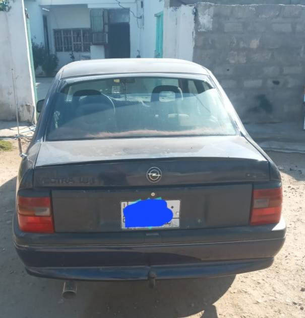 سلام عليكم اوبل فكتره للبيع او مراوس مكينه 18موديل 91محدثه 95 تخم تاير جديد  صدر. جديد كهربائياته شغاله كلهه. رقم بغداد رقم الهاتف ***********. (  (***********
