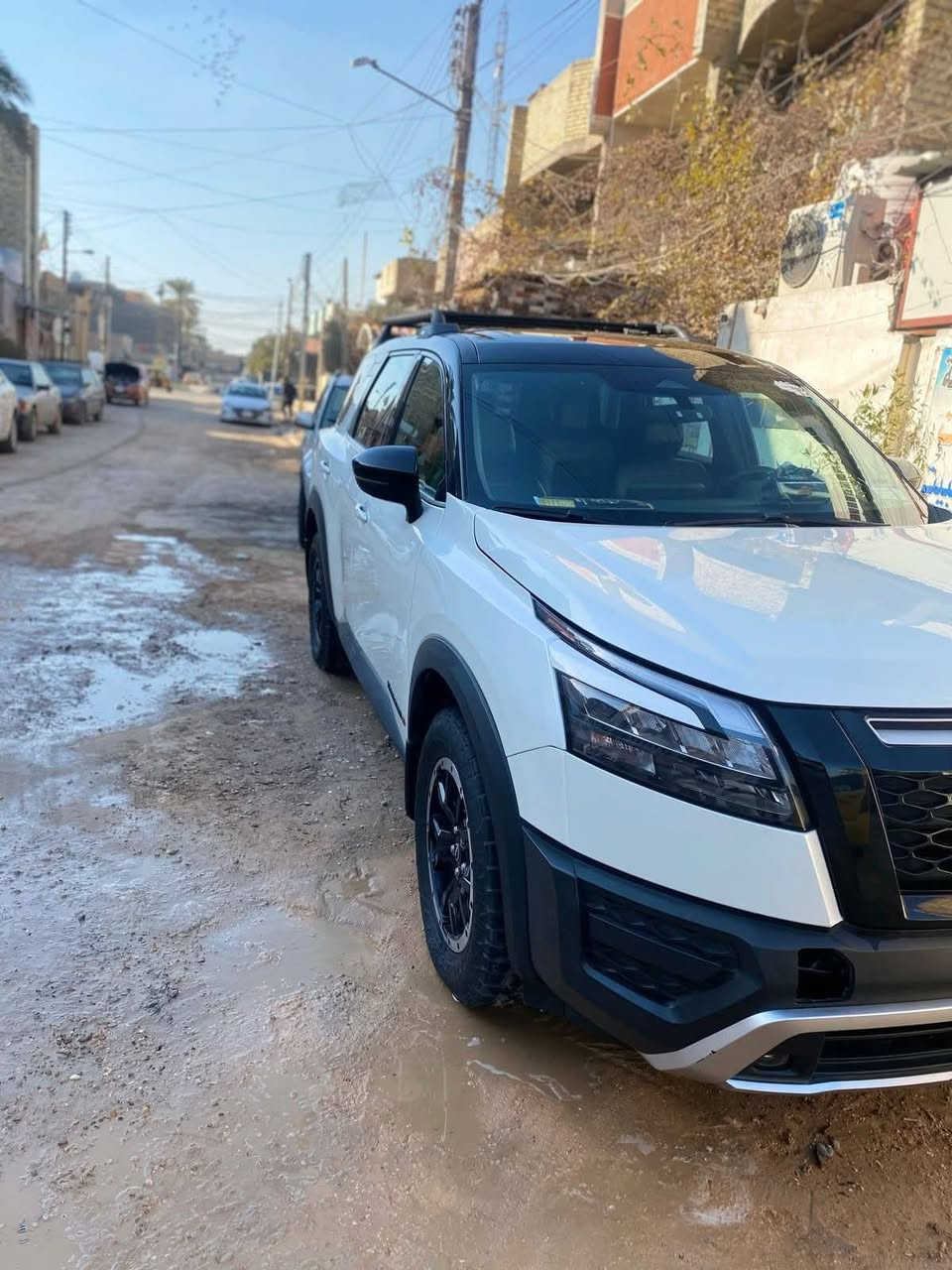 للبيع 
نيسان باثفايندر ٢٠٢٣ 
ماشيه22 ml
حادثه قبق الجنطه بدون ارباك

رقم بغداد الدوالي والسياره بسمي

/صور الحادث والسونار مرفوقه مع صور السياره/ 

/سعره  السياره 3 شدات /285 

ميزات نيسان باثفايندر روك كريك 2023 هي كالتالي:

# المحرك
- محرك بنزين سعة 3.5 لتر، 6 أسطوانات، بقوة 284 حصان ¹.
- ناقل حركة أوتوماتيكي ب 9 سرعات ¹[3).

# التصميم الداخلي
- مقصورة فاخرة بتصميم أنيق ومريح ¹.
- مقاعد من الجلد مع مساند ذراع ¹.
- نظام تحكم أوتوماتيكي بالمناخ ثلاثي المناطق ¹.
- شاشة معلومات ترفيهية مقاس 8 أو 9 إنشات ¹ ².

# السلامة والأمان
- وسائد هوائية ¹.
- نظام الفرامل المانعة للانغلاق ¹.
- نظام توزيع قوى الكبح إلكترونياً ¹.
- نظام التحكم بثبات المركبة ¹.
- كاميرا محيطية ذكية مع نظام كشف الأجسام المتحركة [2).

# التكنولوجيا والترفيه
- نظام صوتي من 6 سماعات أو 12 سماعة من Bose ¹.
- شاشة عرض معلومات السائق مقاس 7 أو 12.3 إنش ¹.
- منافذ USB وبلوتوث وشاحن لاسلكي ¹.
- نظام ملاحة وتقنية البلوتوث ¹.

# الخارجي
- مصابيح أمامية LED ¹.
- عجلات معدنية مقاس 18 أو 20 إنش ¹.
- مرايا جانبية كهربائية مع إشارات انعطاف ¹.
مكان بغداد حيً اور 
***********
