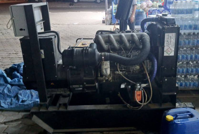 مولد دايو 40كيفي 4بستم ثري فيز
واسط العزيزية 
***********
