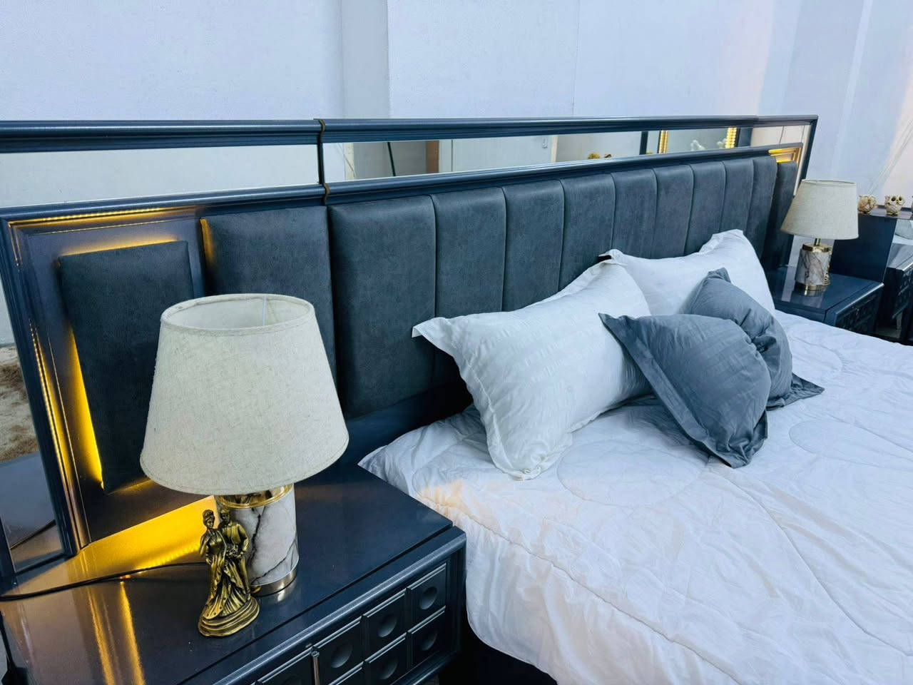 السلام عليكم غرفة نوم تركي هوم سنتر للبيع السعر مليون و مئتان للتواصل   ***********
