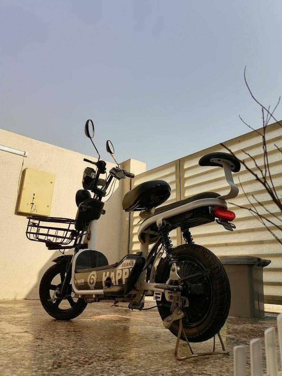 بسبب الوعود الكاذبة
من رخصة الادمن🫡 
دراجة شحن 2024🆕
المواصفات 🔥
حجم 16🆕
ستاند جانبي/ جك🆕
لايت زنون عدسة ثلجي☄️
اربع نمر 4 🆕
اشاير يمنة/يسرة⬅️➡️
لد نهاري نشرة 🆕
بيها عطل ما تمشي لان الباتريات ضعيفة 
للأستفسار أكثر على
 واتساب ***********
العنوان بغداد الدورة 
السعر 110
