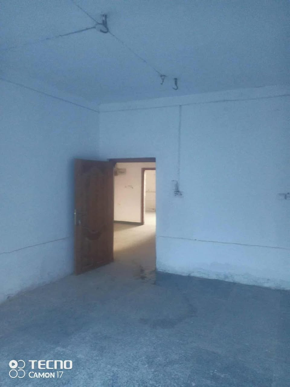# بيع مستعجل #دار_للبيع طابو صرف الموقع في حي الوحده قرب مدرسه الجماهير ، خاصة مع عرض الشارع كبير. مواصفات المنزل تشمل:
- المساحة: 245 متر مربع.
- التصميم: طابقين.
- الغرف: 4 غرف نوم.
- الصالات: صاله/استقبال
- المطبخ: متوفر.
- الحمام:2 حمام
- إضافات: كراج وحديقه. 
———————————————————
🔺#للاستفسار مراسله واتساب ع الرقم او اتصال ***********
—————————————————————
*ملاحظه السعر 160 وبي مجال *تم ترميم المنزل قبل فتره
