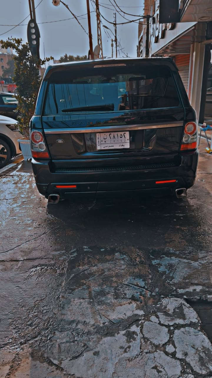 سلام عليكم رانج روفر سبورت عادي بدون سوبر وارد موديل 13 
كير محرك صدر تبريد السيارة فول سيارة مصروف عليه داخل برتقالي شغل بلاد السعر 160  العنوان بغداد ***********
