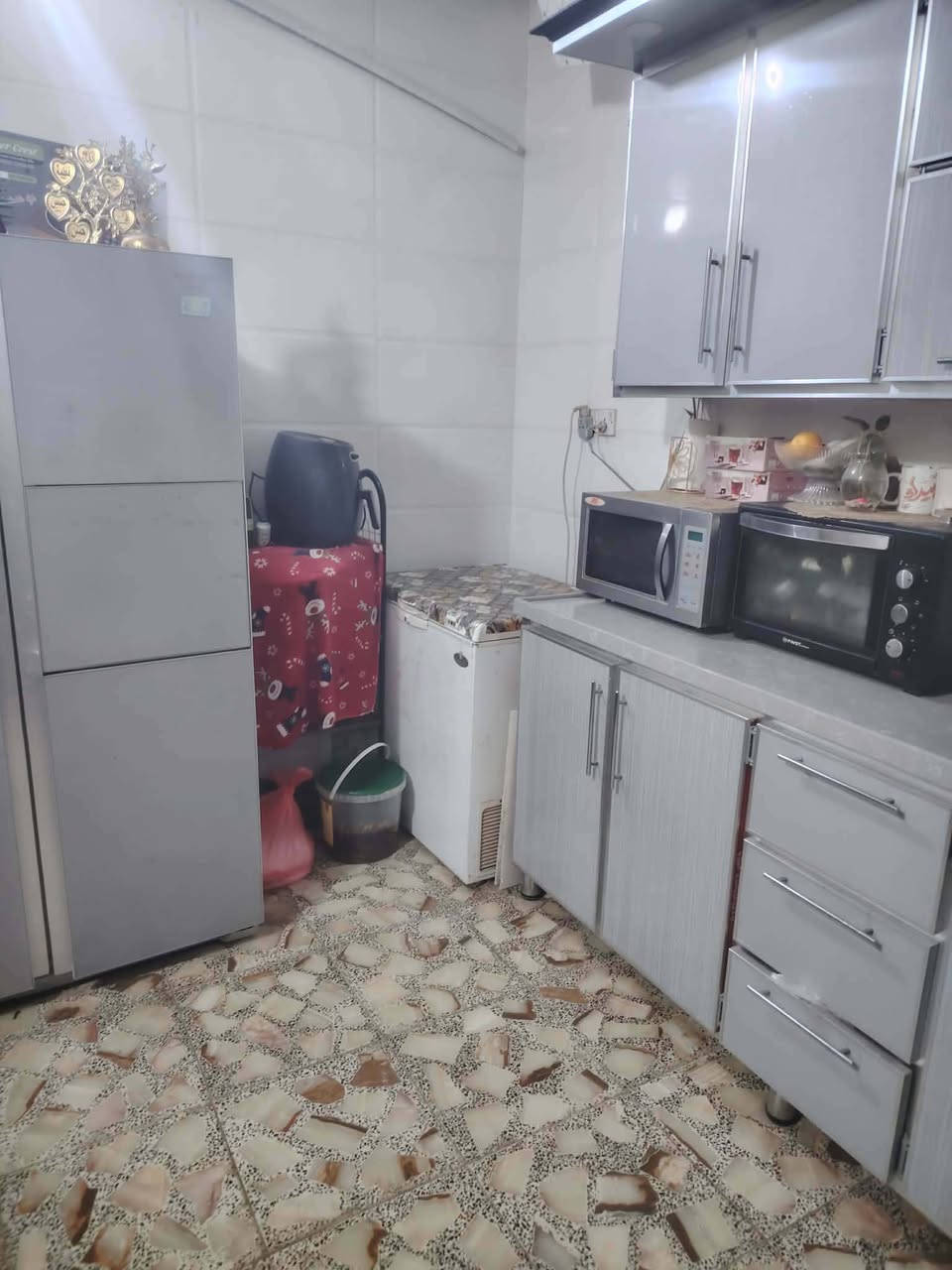 بيت ١٣٠م طابقين للبيع:
غرفتين وصاله واستقبال وتخاريج بالرحمة ،خلف مطعم ثابت ،ب٥٠مليون.


**إذا كنت صاحب هذا الإعلان وتريد حذفه لأي سبب، رجاءا أرسل رسالة إلى الدعم الفني**