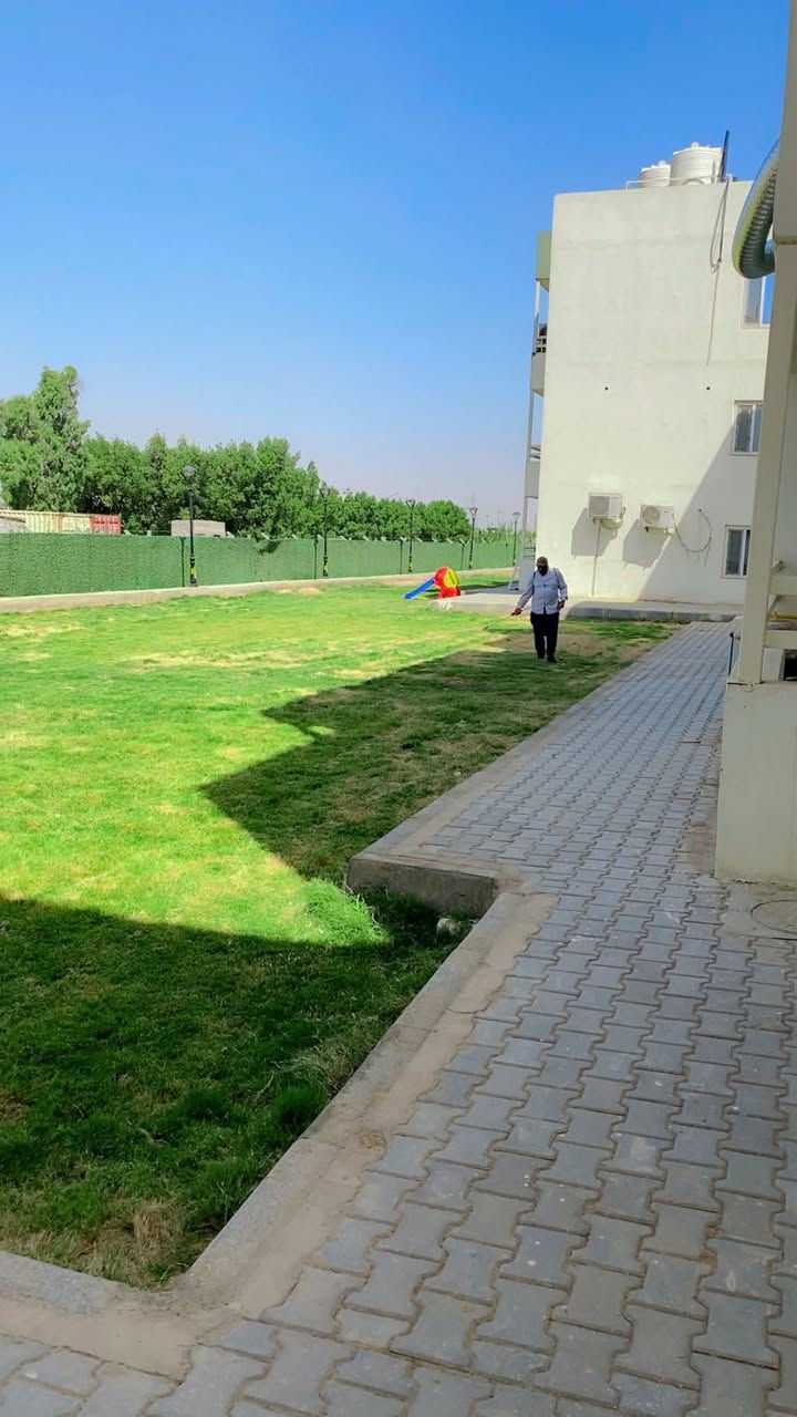 شقه١٤٢طابق ثاني بسمي استبدال كفيل للتواصل ***********
