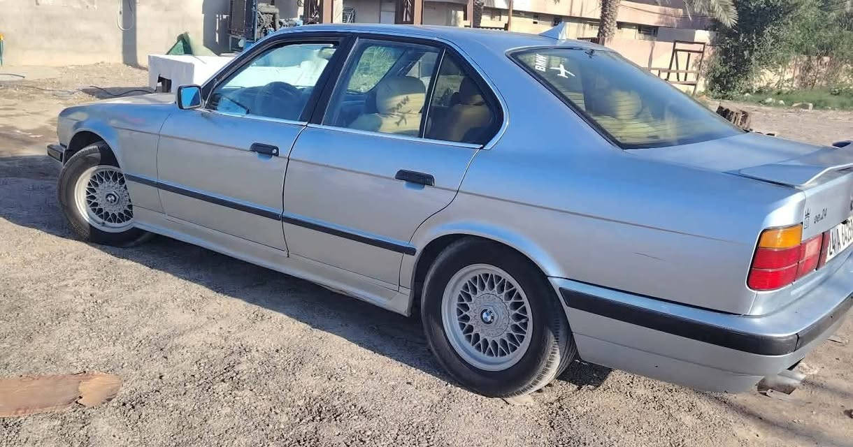 بي ام BMW 525
مكفوله من الحادث ومابيها اي ضرر 
رقم دهوك شرط التحويل
ســعــر ✅ ::  الــرد تلقائي 
بلادي مسكر عدل
كير ومحرك مكفول
صبغ حزام فقط للجمالية
تبريد خير من الله ٣ سرع
فتحت سقف سنويه لل 28 وباسمي
مكان السيارة: بغداد
رقم صـــاحب السيارة: *********** واتساب

عندك سيارة للبيع اعرضها على الصفحة

