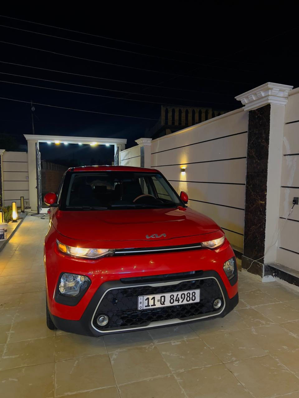 سلام عليكم كيا صول موديل 22 محرك 2000 دوش  موصفات عاديه حادث جاملغ وربع البنيد كلش جديديه السياره ماشيه 75 الف السعر 150 وبيها مجال للشراي الشراي يتصل ويدلل *********** العنوان قرب جزيرة بغداد السياحيه
