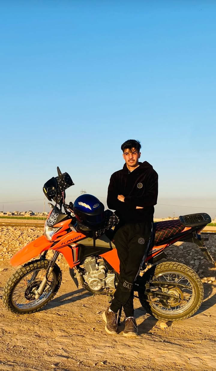 سلام عليكم قفاز للبيع موديل 2023نضيف فول مرقم كامل شرط التحويل الرقم اجنبي كامل ما ناقص  شي ككهربائيه نشاط فولل ملاحضه الماطور علك ولف مكينه مفتوحه غراض متوفره رجاء المو شراي لا يتصل ولا يعامل المكان تكريت قرب جسر تكريت السعر مليونين ٣٠٠وبي مجال اتصال عل رقم ***********
