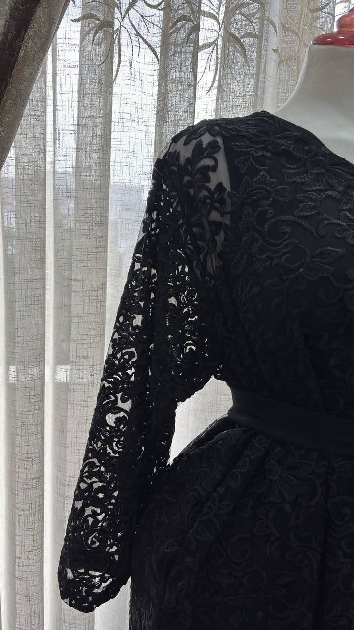 مجموعة من الفساتين استخدام واحد فقط نظيفة جدا 
باسعار مناسبة 
عند شراء بسعر 100 الف هدية فستان مجاني مع كل طلب 
موجود توصيل 3 الاف


**إذا كنت صاحب هذا الإعلان وتريد حذفه لأي سبب، رجاءا أرسل رسالة إلى الدعم الفني**