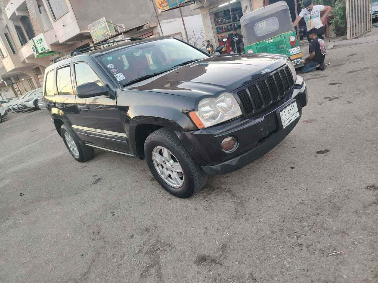 السلام عليكم Jeepشيروكي السياره حلوه وكاعده محرك 3و700 بيع او مراوس للستفسار اتصال  عل رقم ***********
