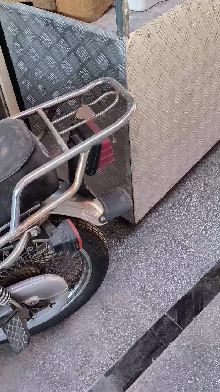 من رخصه الادمن. لاتنطي موعد وتخلف الفف رحمه لوالديك دراجة تايكر باكستاني موديل 2021 دراجه كامله متذب عليها ربع غير تفيلس ولاستيك ولف يبس لين جانت واكفه لفتره ما تكلفك بالزايد 15 بس اما الدراجه من الطول للطول جديدة رايدها 430 وبيها مجال مكاني بغداد العامرية  رقمي بي واتس ***********
