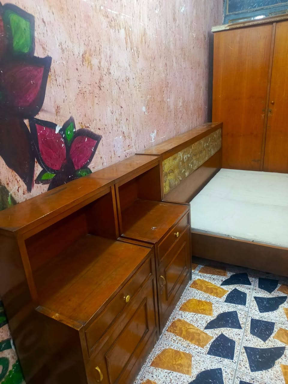 من رخصة مدير الكروب 
للبيع غرفه صاج ونظيفه جدا المكان الدورة بل 120 
السعر ب 400 بي مجال بسيط ‏‪***********‬‏
