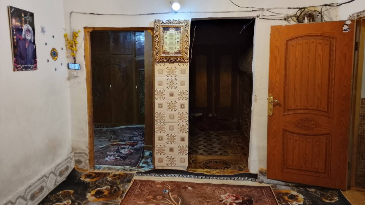 بيت تجاوز للسكان قرب سيد جعفر كله عكاده فقط المطبخ سندويش  سعر. 5ملاين وبي مجال


**إذا كنت صاحب هذا الإعلان وتريد حذفه لأي سبب، رجاءا أرسل رسالة إلى الدعم الفني**