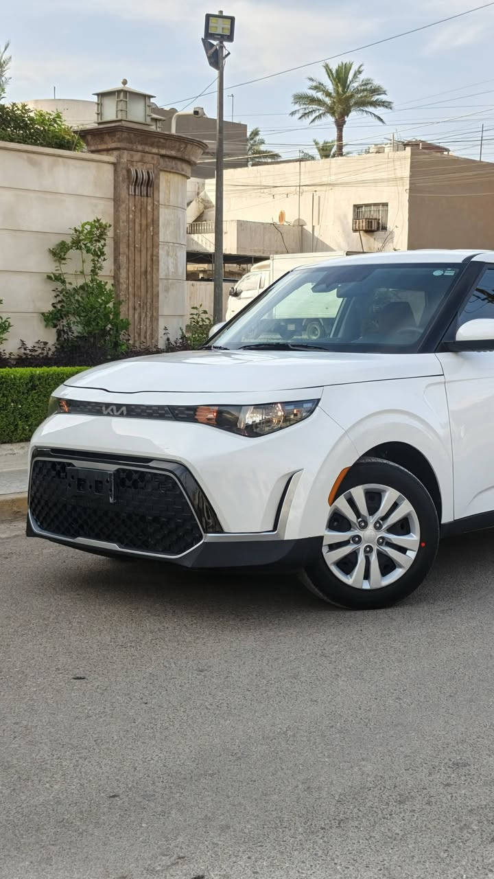 للبيع — Kia Soul وارد أمريكي دخول جديد
▪️ موديل: 2024
▪️ المحرك: 2000  (دوش)
▪️ الممشى: 19 ألف ميل
▪️ جميع الإيربكات سليمة
▪️ بدون تبديل — ليبل واحد السياره 
▪️ بدون دواخل يعني شاصي لغد كفاله 
▪️ مواصفات كاملة:
✔️ رادارات
✔️ توقف ذاتي
✔️ تحكمات
✔️ شاشة كبيرة
✔️ جلد (مسوي بالأردن)
السيارة جديدة بمعنى الكلمة 
التصليح فقط: بداية البنيد + بارد بالجاملغ فقط
والباقي كفالة 
📍 المكان: بغداد — الغدير / ساحة ميسلون
📞 ***********
📞 ***********
⚠️ ملاحظة: السيارة بدون رقم
