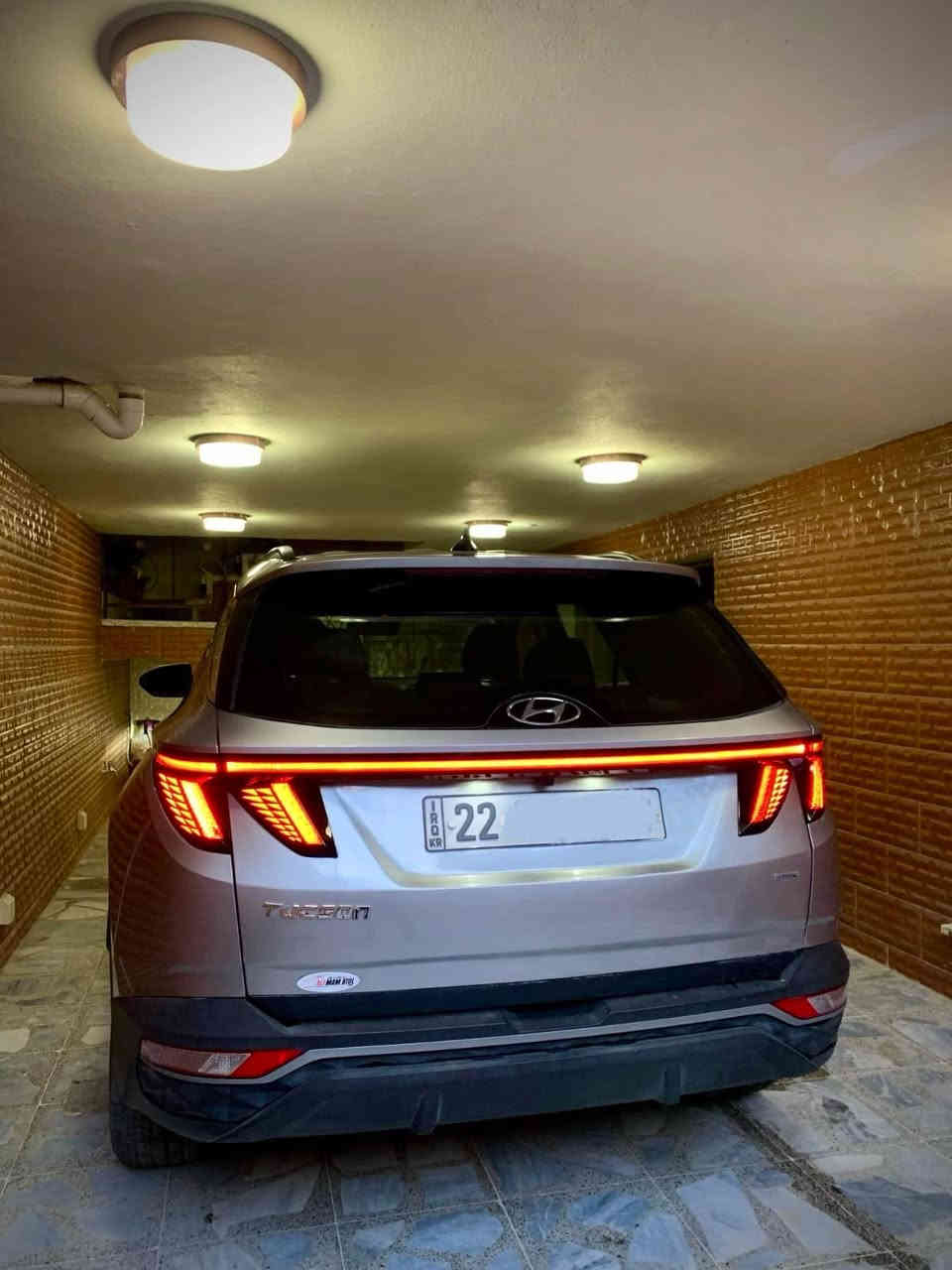 السلام عليكم للبيع فقط
توكسن موديل 2023 
وارد امريكي 
حادثها فقط  الجنطة الخلفية 
بجم كبس 
السياره جديده 
ماشيه 33 الف
بصمة
نظام ترحيب
ابواب بصمة
صندوق كهربائي
كشنات جلد 
شاشه جبيره لمس 
تشغيل عن بعد
لايتات عدسات و زينون
لايت خلفي ليد
كشن كهربائي
كشن هيتر
تبريد قطعتين
شحن وايرلس
فور ويل (snow,mud,sand)
ويل  19 
نظام (sport,eco,smart)
بريك بصمة
شاشة كبير
كاميرا دواره
رادار امامي 
رادار خلفي 
نقطة عمياء(رادار جانبي)
ويل كب
تحديد السرعة
تحديد المسار
تحكم ستيرن
مكانها بالموصل الجانب الايسر
رقم شمالي
صور الحادث بالمنشور 
سعر 208$ وبيها مجال بسيط
للتواصل : ***********
