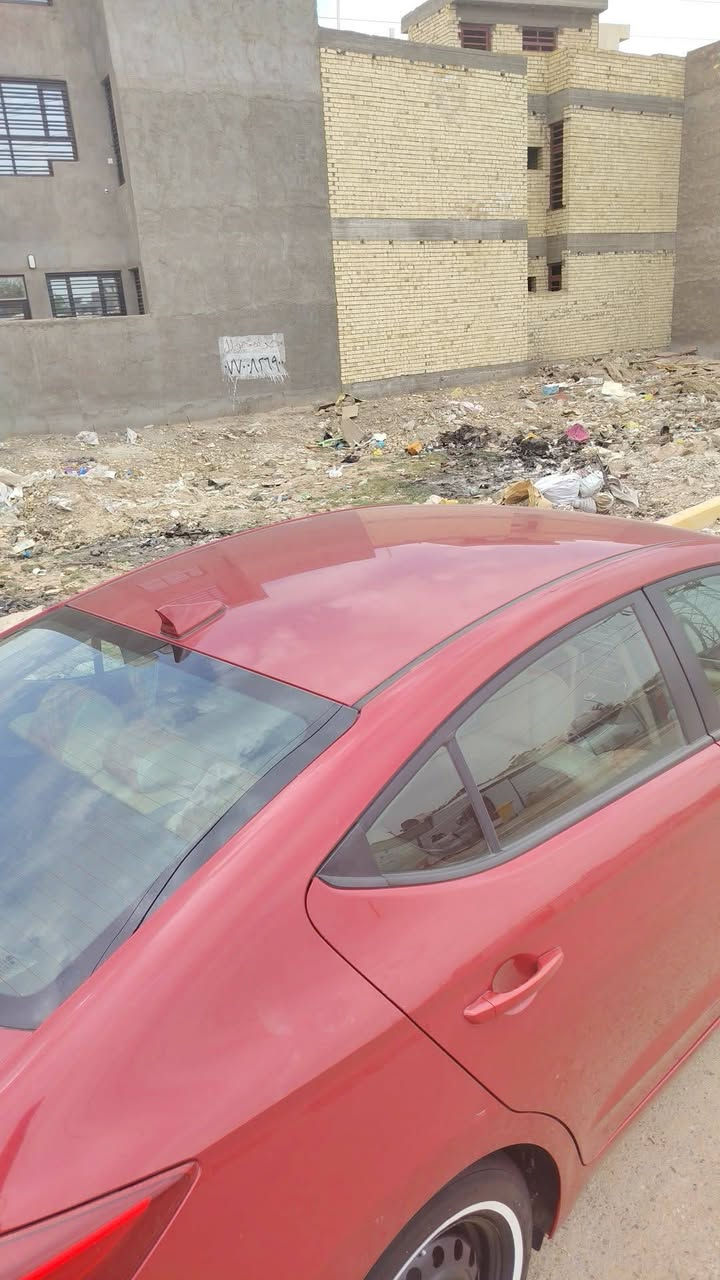 السلام عليكم النتره موديل 18مكينه 2000دوش    بدون تبديل بدون معجون سونارها موجود حادثها خشم الجاملغ  ربع من عنده فقط بارد فقط الباقي كفاله سياره مواصفاتها  3 انضمه قياده كامره  دواره رادار حساس بلمري تبريد ثلج بعد بيها مواصفات ويالتها الصليه موجوده ماشيه 74ميل سعر 125 بيها مجال مكاني بغداد ***********
