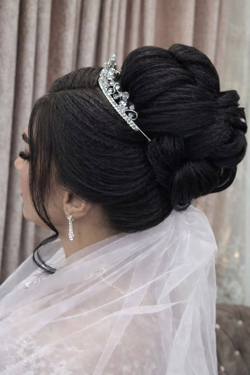 عروض العرائس لعيد الفطر
ماكيره باريس ❤️ بغداد حي الحسين
خبرة ١٠ سنوات  اشتغلت سابقا بمركز جاد اللبناني ومركز الشيماء وايهاب كريم مراد 
❤️ عرس فقط او حنة فقط ١٥٠ 
❤️ حنة وعرس ٢٠٠ 
❤️خطوبة او مهر ١٢٥
 تشمل(  مكياج فخم + تسريحة فخمة+ عدسات+ رموش طبيعية+اظافر+  باودر جسم)

للحجز عن  مراسلة الرقم او طريق الاتصال   ***********
صالوني بالبيت بغداد حي الحسين داخل فرع مثلجات الريان
